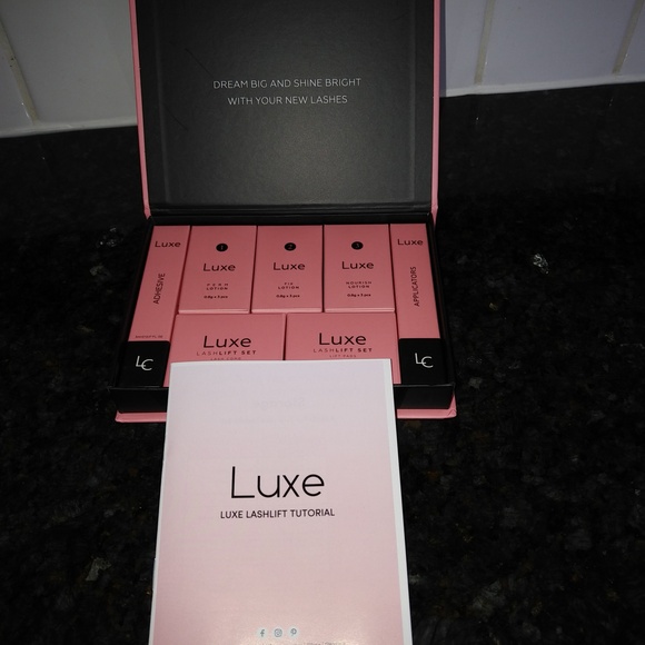Luxe Lashlift - NIB - Picture 2 of 3